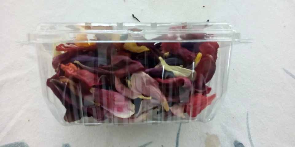 Tulip Petals.    TULIP PETALS ONLY .  Bath Petals  - Image 4 of 4