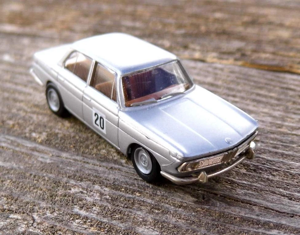 BMW 1800 Typ 118 - 1:87 von Brekina
