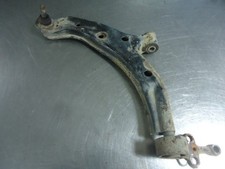 Triangle de suspension Nissan ALMERA