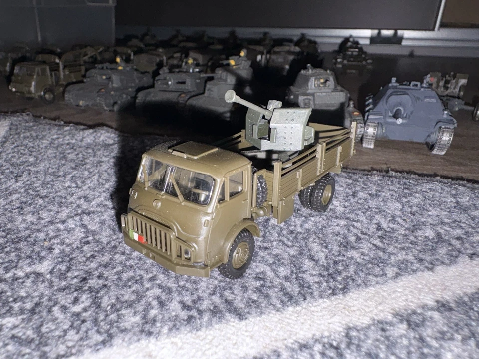 Roco Minitanks 1:87 Steyr Umbauten 9 Unikate Professionell verklebt/bemalt - Bild 4 von 4