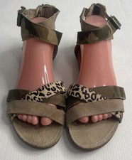 Betsey Johnson Fusion Leather / Calf Hair Flat Sandals Sz 9
