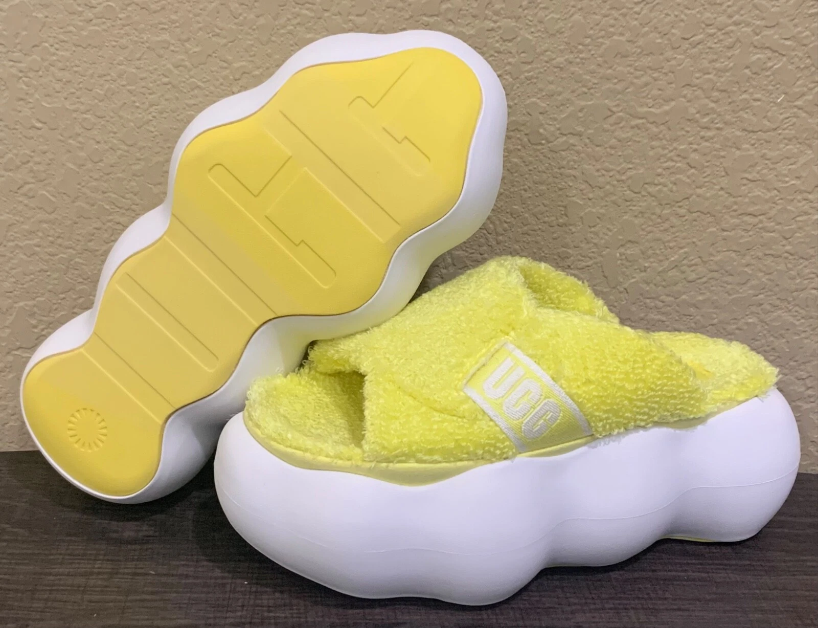 Sandali UGG Sugarcloud Sugar Cloud Slide donna giallo soleggiato spugna plateau taglia 9