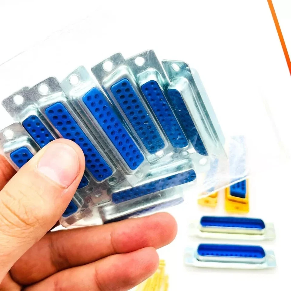 13 pcs Assorted D-Sub Connectors 206805-2, 206063-4, 311P409-5S-B-12 w/ Contacts - Image 4 of 4