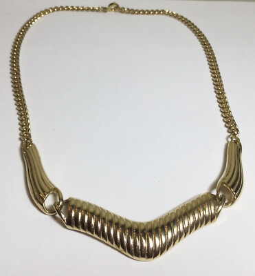 PRETTY VINTAGE DESIGNER STYLE GOLDTONE CHOKER NECKLACE NICE 16  LENGTH 