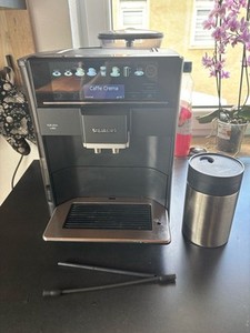 Siemens EQ.6 Plus S400 Kaffeevollautomat, Schwarz Mit Milchbehälter