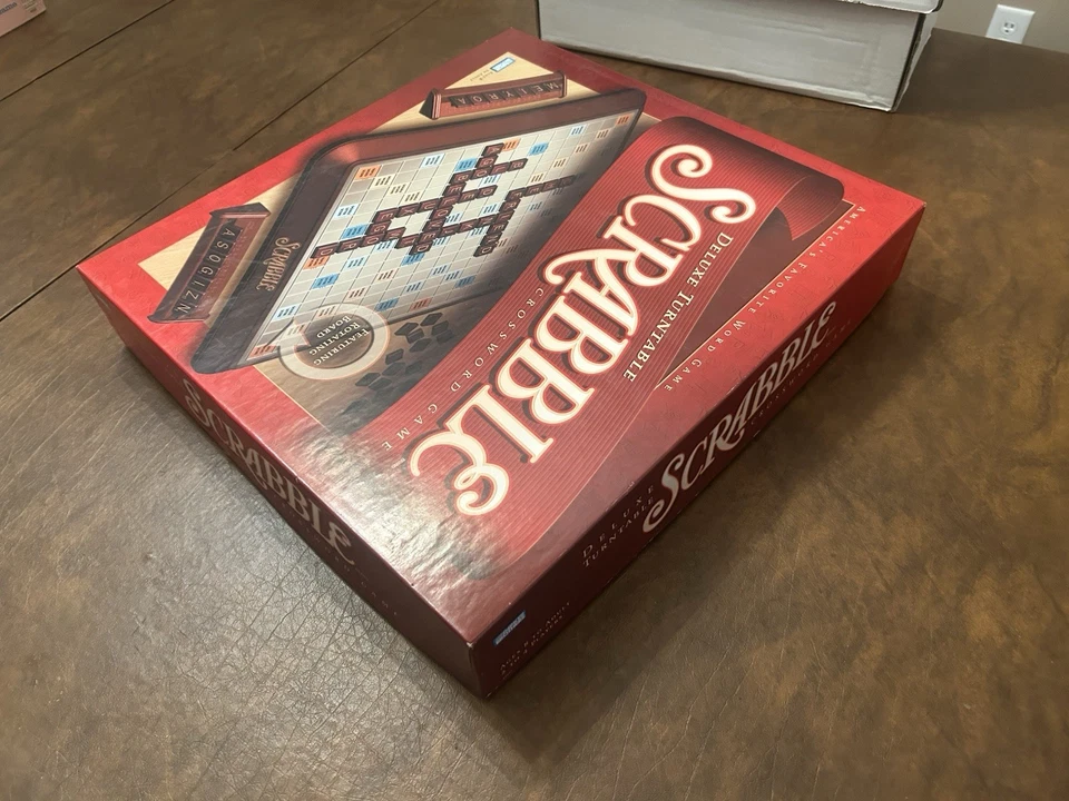 Complete Deluxe Turntable Scrabble Crossword Game Hasbro 2001 Edition Read Box* - Image 4 of 4