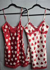 2 Jaclyn Smith Women  s Size M 08-10 Lace Trim Satin Chemise Big Hearts Red Whit