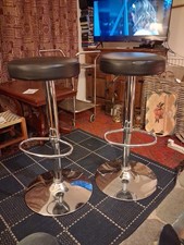 PAIR OF ADJUSTABLE BAR STOOLS, IDEAL HOME BAR/MAN CAVE, BREAKFAST BAR 84CM TALL
