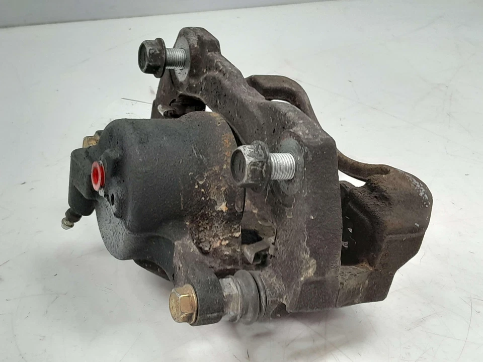 Conjunto de pinza de freno delantera Toyota Corolla 09-19 lado del pasajero derecho OEM Foto 3 de 4