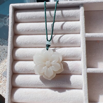 Beautiful Natural Jade Flower Pendant Necklace
