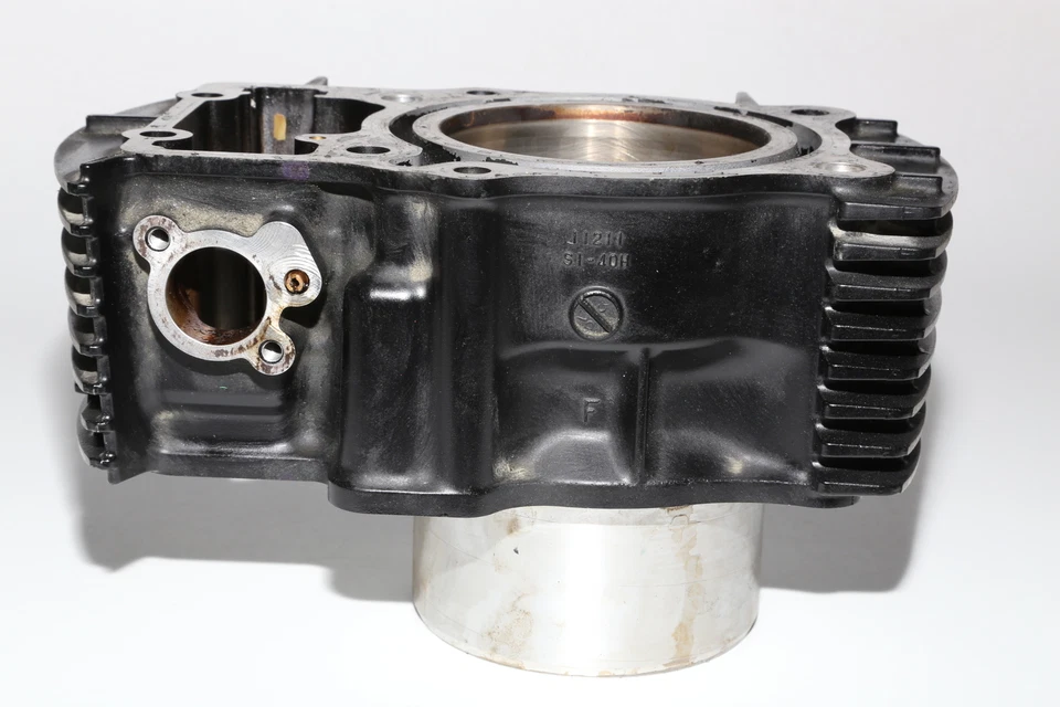 2013 Suzuki Boulevard C90t VL1500 Engine Motor Piston Cylinders Block Jug Front  - Image 3 of 4