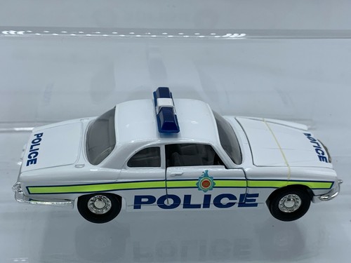 Corgi Jaguar XJ12C Police Car # 59202 - Picture 2 of 4