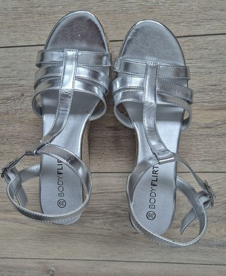 Schuhe Pumps Sandaletten silber Gr. 39 Pumps - NEU
