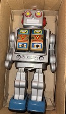 Vintage Space Walk Man ME-100 Battery Operated Robot  Original Box Parts Only