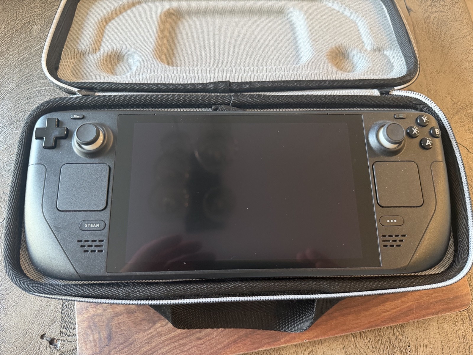 Valve Steam Deck 512GB LCD Anti Glare W/ steam deck dock.  Great condition.