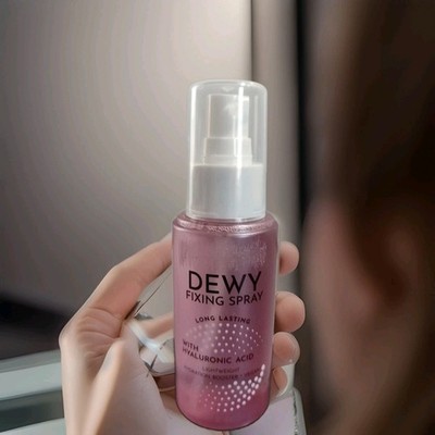 DEWY FIXING SPRAY LONGLASTING WITH HYALURONIC ACID  LIGHT WEIGHT