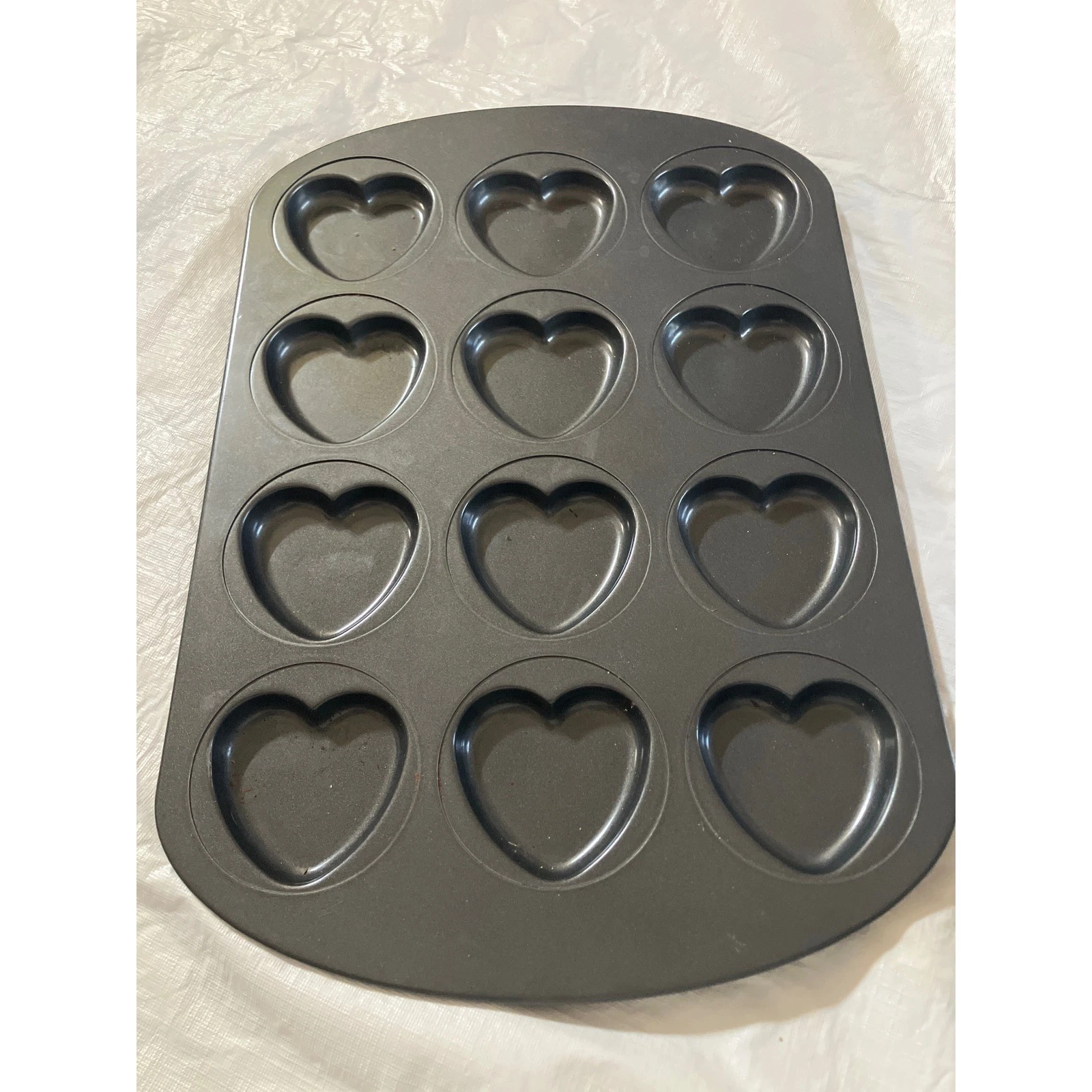 12 Cup Heart Shaped Muffin Pan Baking Cake Cupcake Pan Nonstick Bakeware