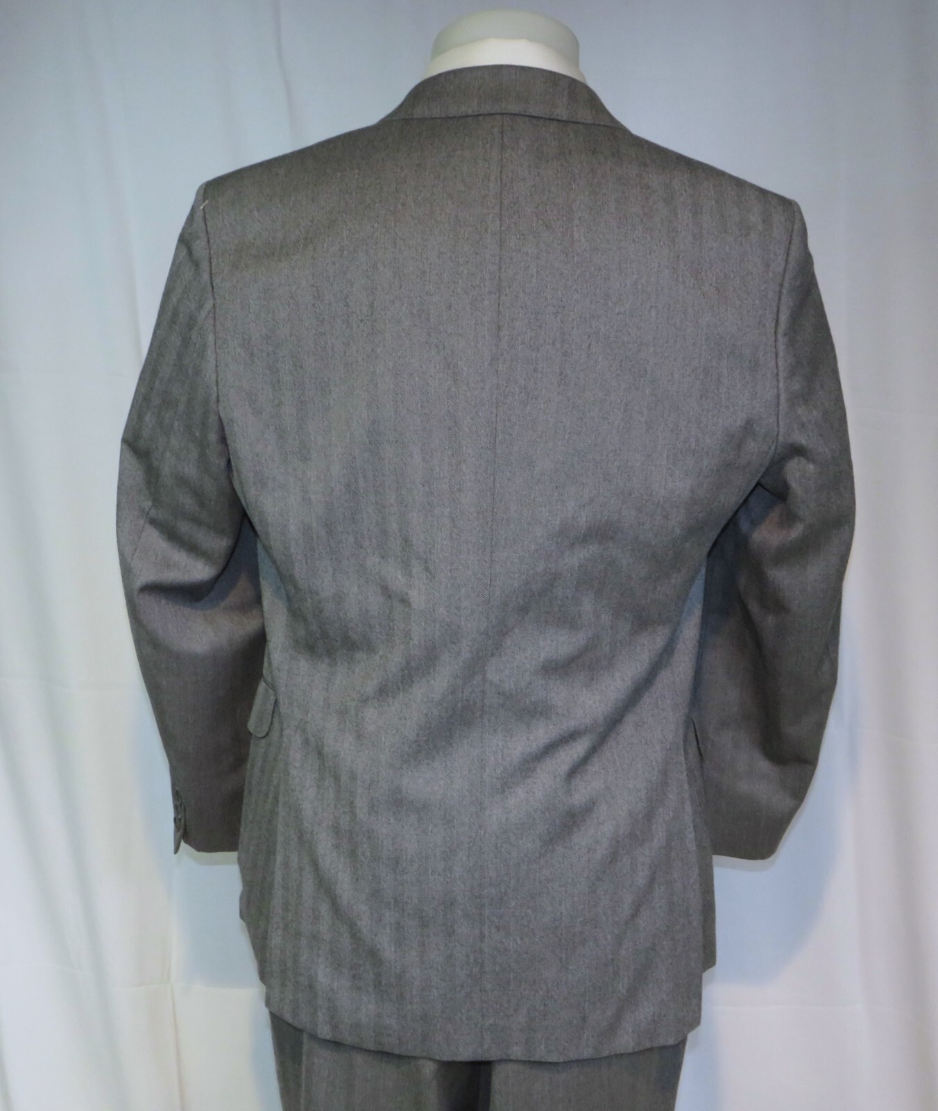 Moss Bros Covent Garden Gray Herringbone Vintage Two Button Suit 42S image 10