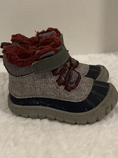 Childs sz 5 Wonder Nation winter boots in gray Navy w/burgandy inside faux fur