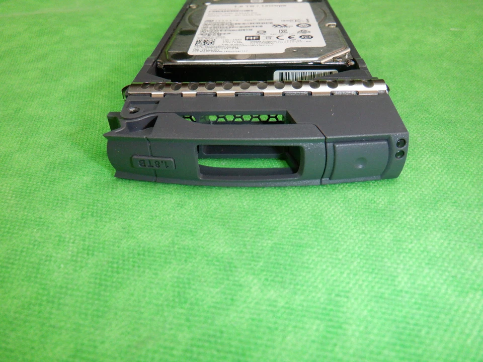 NetAp X343A-R6 1.8TB 10K 12Gbps SAS 2.5" HDD Hard Disk Drive with tray - Image 3 of 4