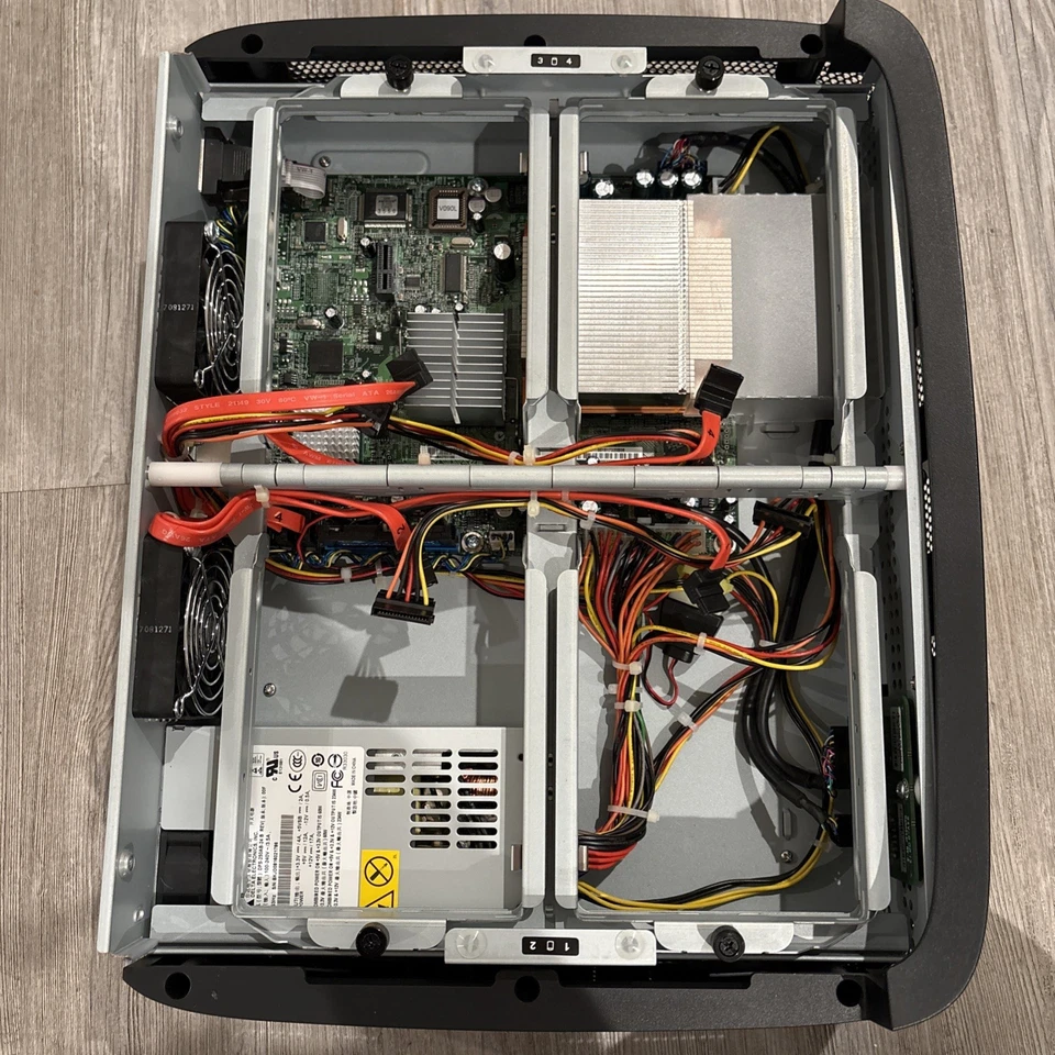 Intel SS4200-E Entry Storage System w Manual, CD, Cables, Never Used - Image 2 of 4