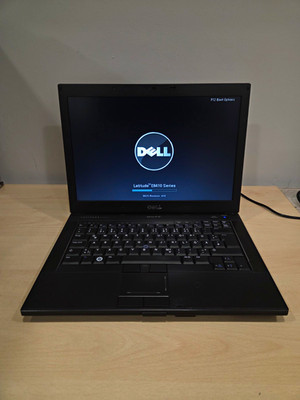 Dell Latitude E6410 14 Zoll i5 M560 2,67GHz 4GB 250GB HDD Schwarz DVD VGA USB