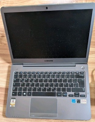 Samsung Serie 5 535U 13,3 Zoll 8GB DDR 128GB SSD  AMD A6-4455M  Windows 10 Home