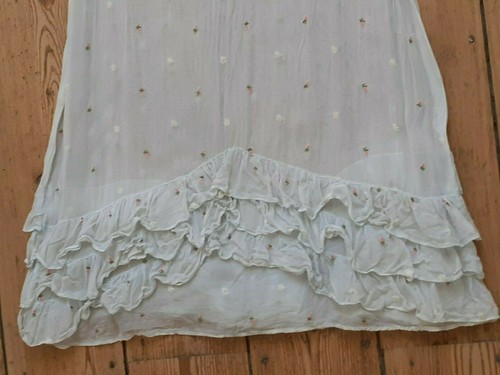 Ancienne robe d'époque, jeune fille , organdi 1920 Théâtre ? poup Raynal? - Photo 3/12