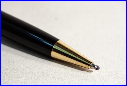 Montblanc Meisterstück 164 Rollerball Pen Black & Gold - New Refill - Picture 5 of 5