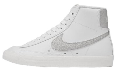Nike Blazer Mid '77 Essential Woman, Retro-Basketballschuhe  39 EU DQ7574