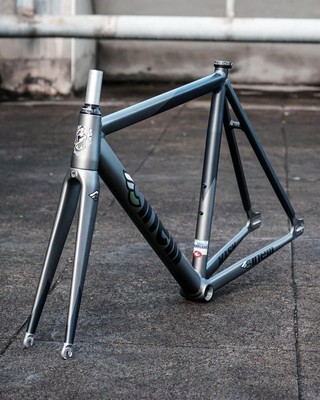 Rare Mint Cinelli Mash Bolt 2.0 Pista Frame Set Track Bike Rare Mint Cinelli Mash Bolt 2.0 Pista Frame Set Track Bike