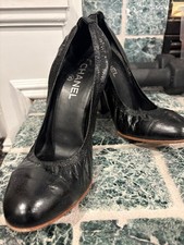 Chanel heels 41 classic black leather pumps cap toe