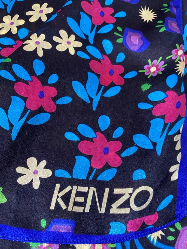 KENZO Hecho en Italia Negro Seda Mujer Bufanda Patrón Floral 68"/25" Ex Con Foto 3 de 4