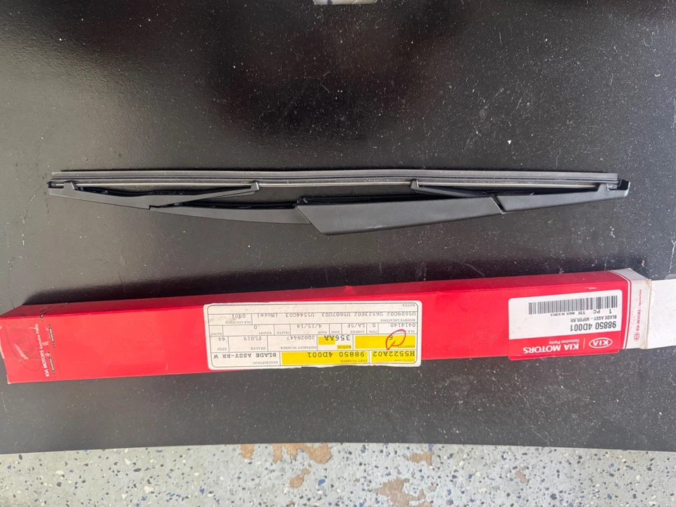 limpiaparabrisas trasero kia motores pieza original: 98850 4d001 negro artículo nuevo Foto 3 de 4