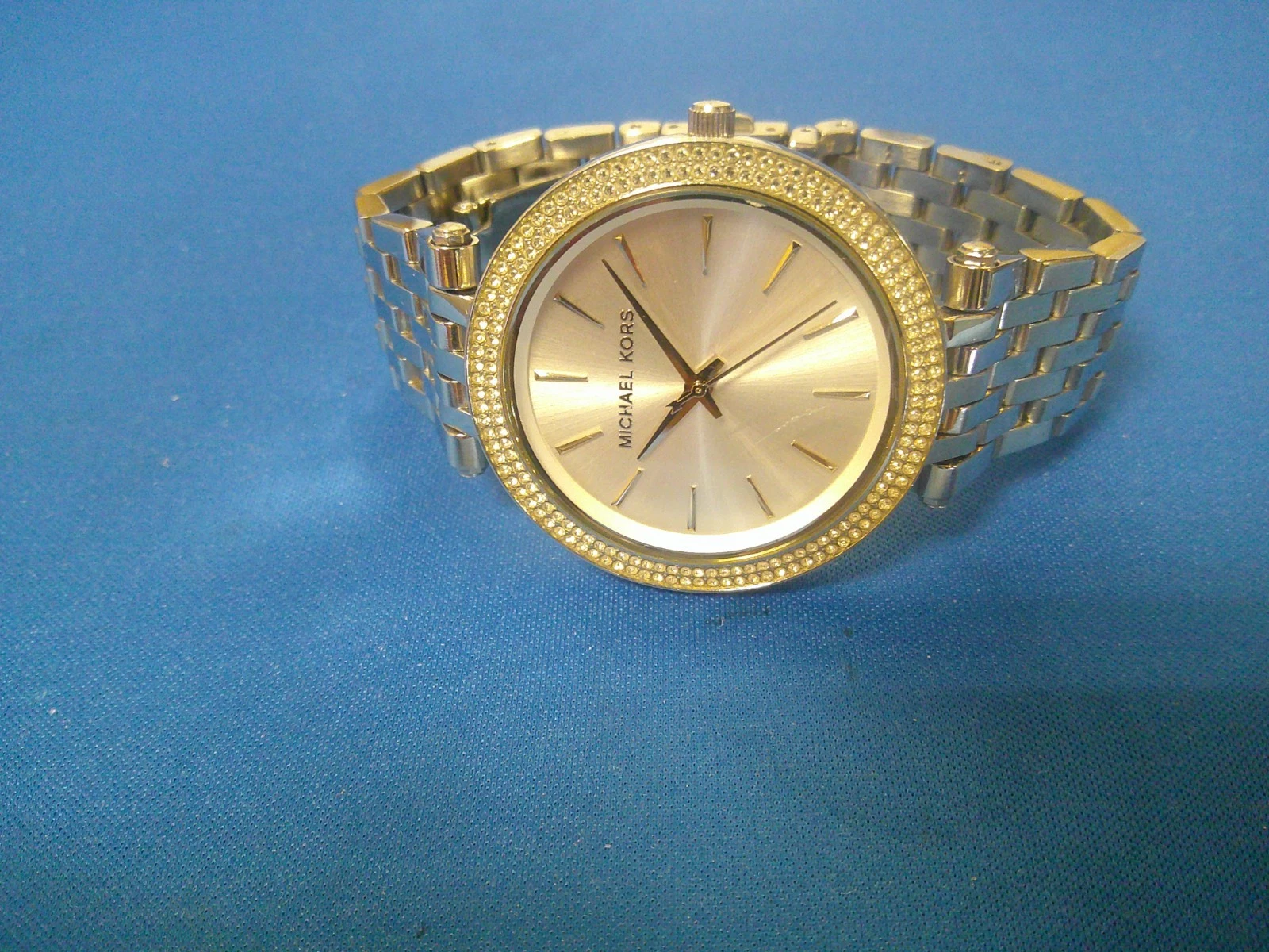 Orologio Michael Kors Darci donna tono argento lunetta pavè MK 3190 6"