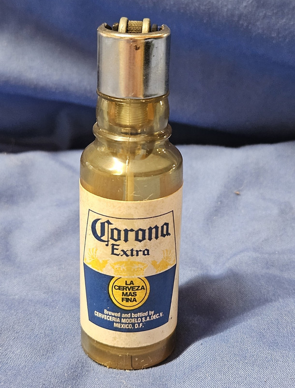 Corona Extra Cerveza Mas Fina Beer Bottle Style Novelty Lighter Breweriana