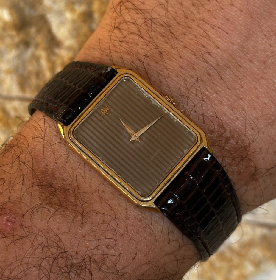 ヴィンテージ RAYMOND WEIL スクエア 稼働品 美品 希少 ヴィンテージ RAYMOND WEIL スクエア 稼働品 美品 希少