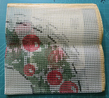 Vintage Bucilla Latch Hook Holly Wreath 24" Round 12701 Rug Wall Hanging Canvas