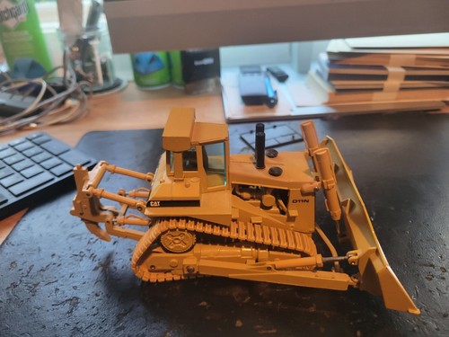Caterpillar D11N Impact Ripper Launch Edition Conrad 1:50 Model #2854 - Picture 2 of 4