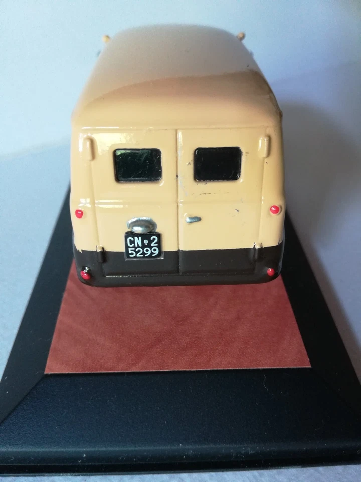 Fiat 615 modellino furgone pubblicitario Gianduiot FERRERO sc. 1:43 - NO EDICOLA - Immagine 4 di 4