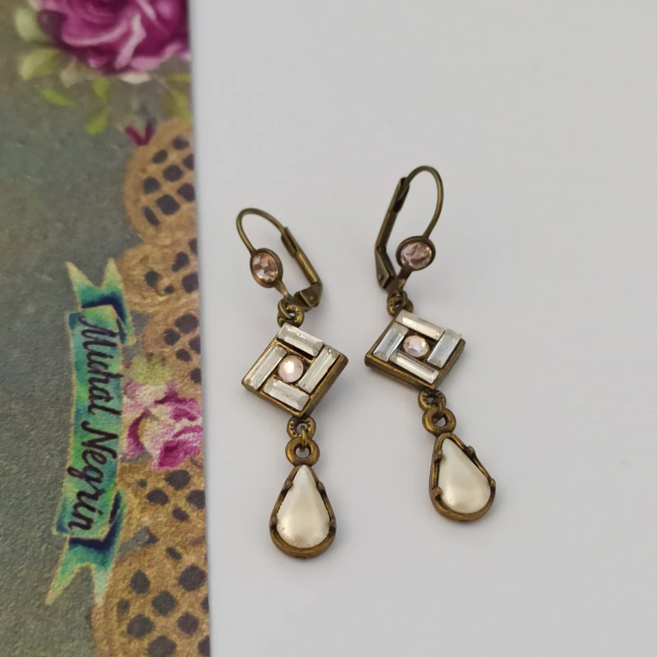 Pendientes Michal Negrin Geométricos Art Deco Perlas Blanco Beige Cristales Largos Nuevos Foto 3 de 4
