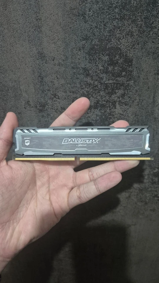 RAM Crucial Ballistix Sport by Micron 8gb(2x4GB) 2400mhz DDR4 PC4 19200 - Immagine 3 di 4