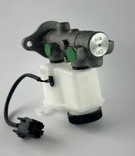 Carquest Wearever MCA390109 Brake Master Cylinder With Reservoir 0.938 Bore thumbnail 3