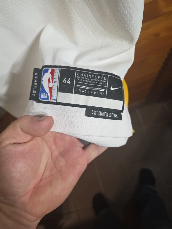 Camiseta deportiva Klay Thompson #11 Golden State Warriors Nike Association Edition talla 44 Foto 4 de 4