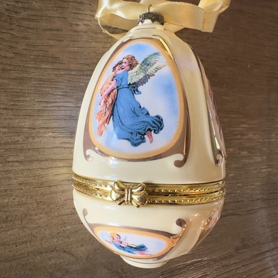 NIB Valerie Parr Hill Mr. Christmas Porcelain Beige Musical Egg Ornament-Angels