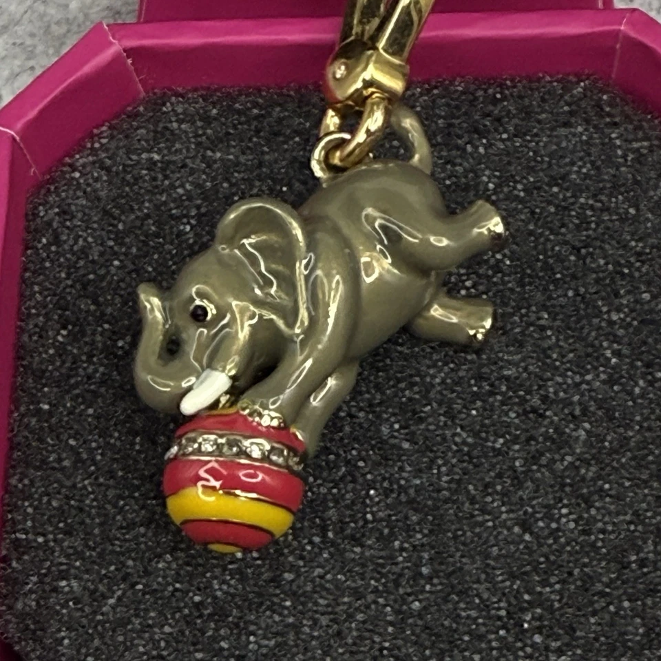 Juicy Couture Circus Elephant Charm Enamel Pendant w/ Box Rare Limited YJRU6431 Foto 2 de 4