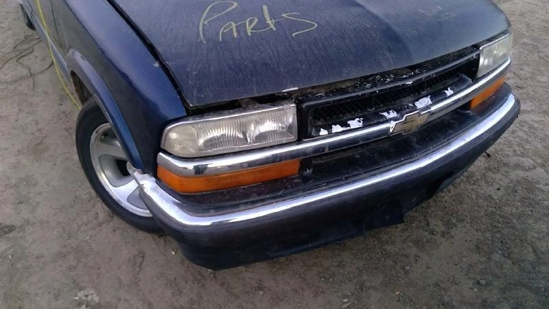 Radiador 98 99 00 01 02 03 S10/S15/SONOMA TRUCK Foto 3 de 4