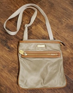 flat crossbody purse