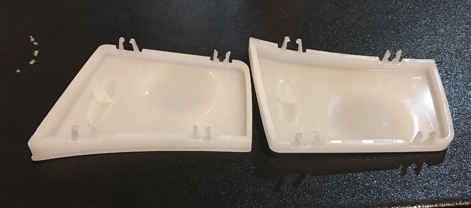 JUEGO DE CUBIERTA DE LENTE DOMO MAPA FRONTAL INFINITI G37 OEM 2008-2010 Foto 2 de 3