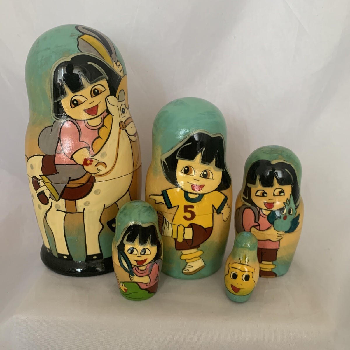 Dora The Explorer Russian Matryoshka Wooden Nesting Dolls 5 Pieces